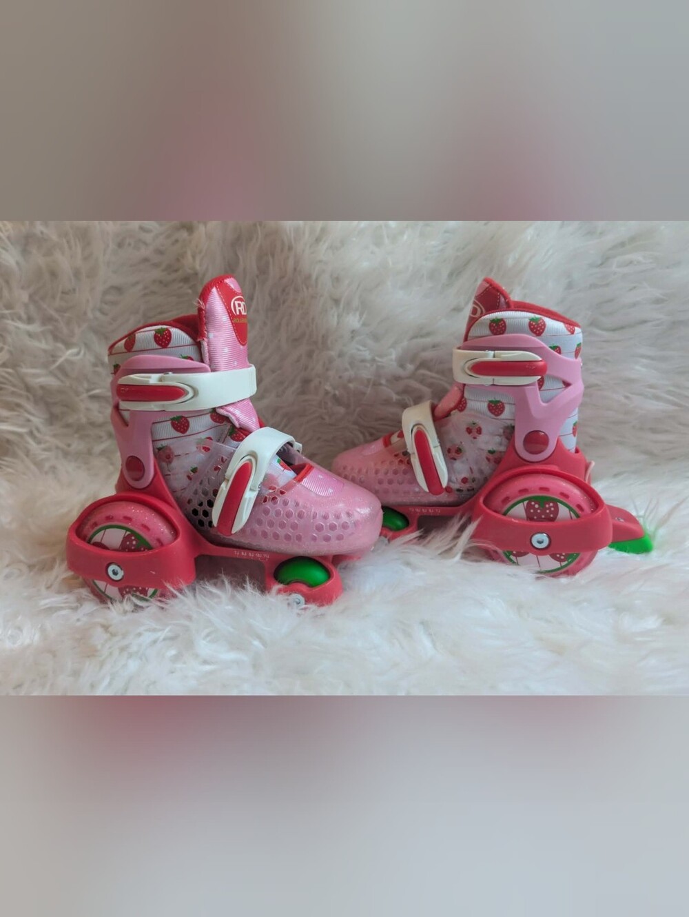 Kids 7-11 Roller Derby Fun Roll Adjustable Roller Skates in a strawberry design